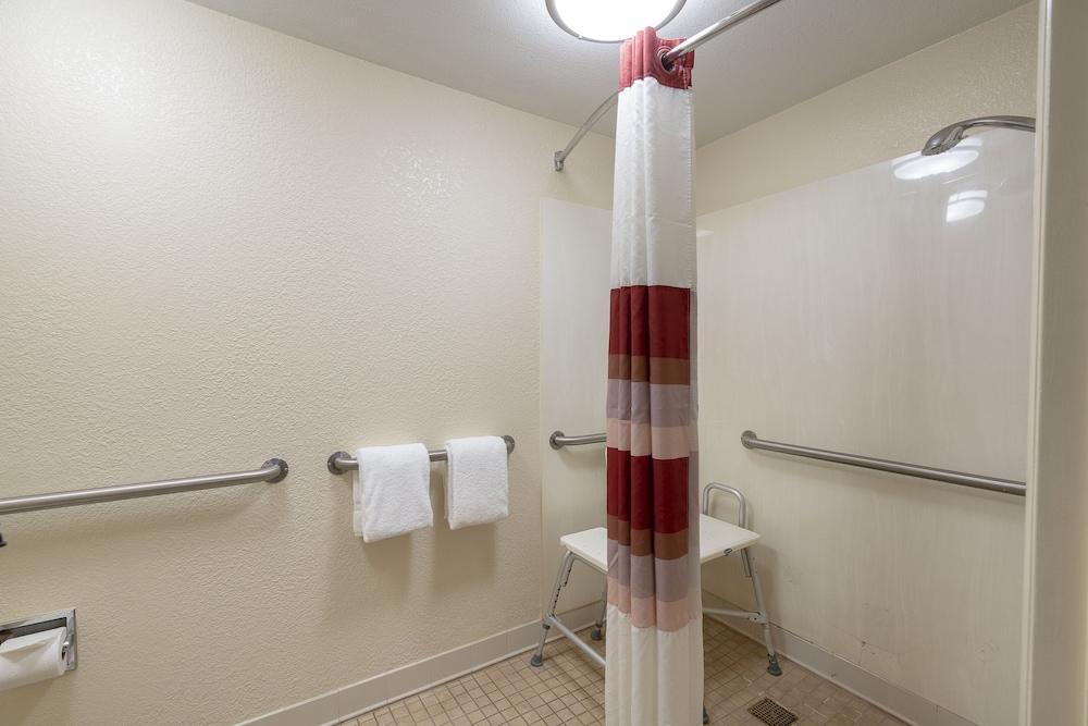 Red Roof Inn Cleveland Airport - Middleburg Heights Εξωτερικό φωτογραφία